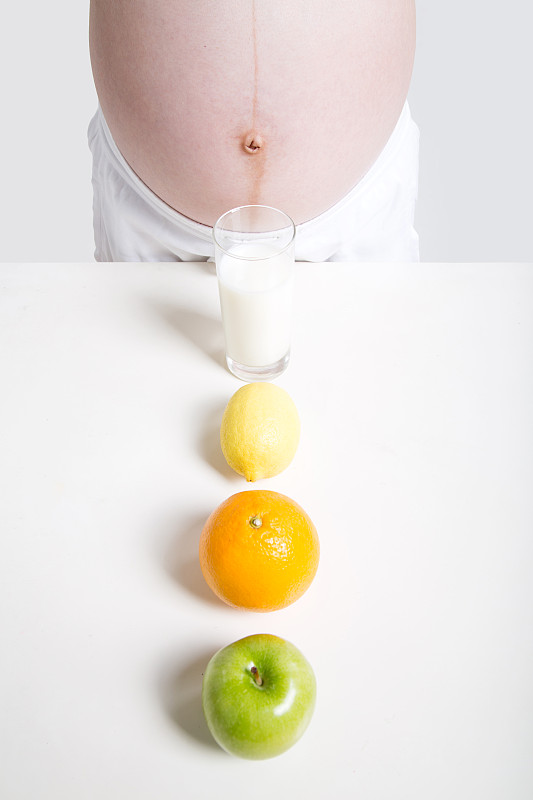 孕妇与水果图片下载