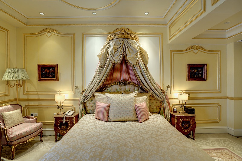 Luxury hotel room图片下载