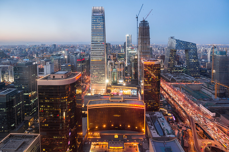 俯瞰北京国贸CBD夜景 Aerial view of Beijing horizon and GuoMao CBD at dusk图片下载