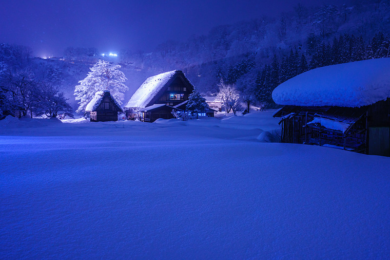 日本白川乡合掌村雪景风光图片素材