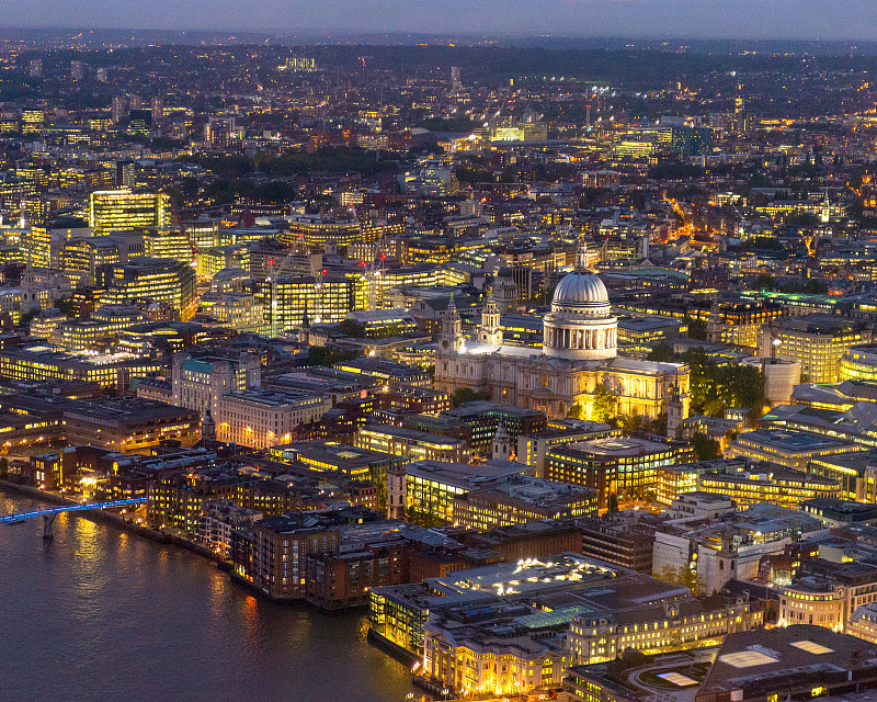 伦敦夜景鸟瞰图，英国，英国图片下载