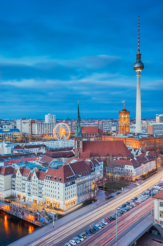 有摩天轮的柏林城市景观图片下载