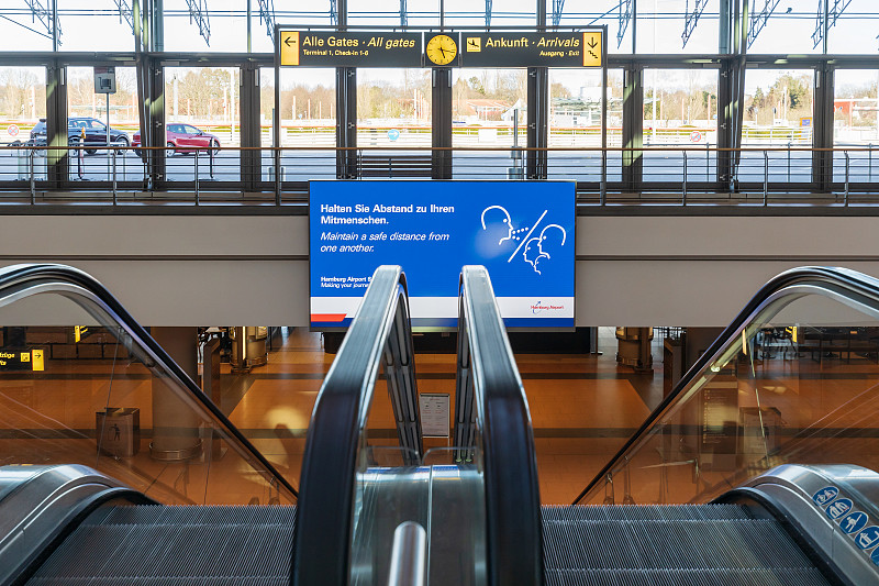 给进入汉堡机场地铁车站的乘客的留言图片素材