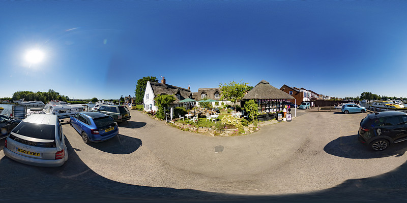 360全景咖啡馆河岸上的布雷河，霍宁图片下载