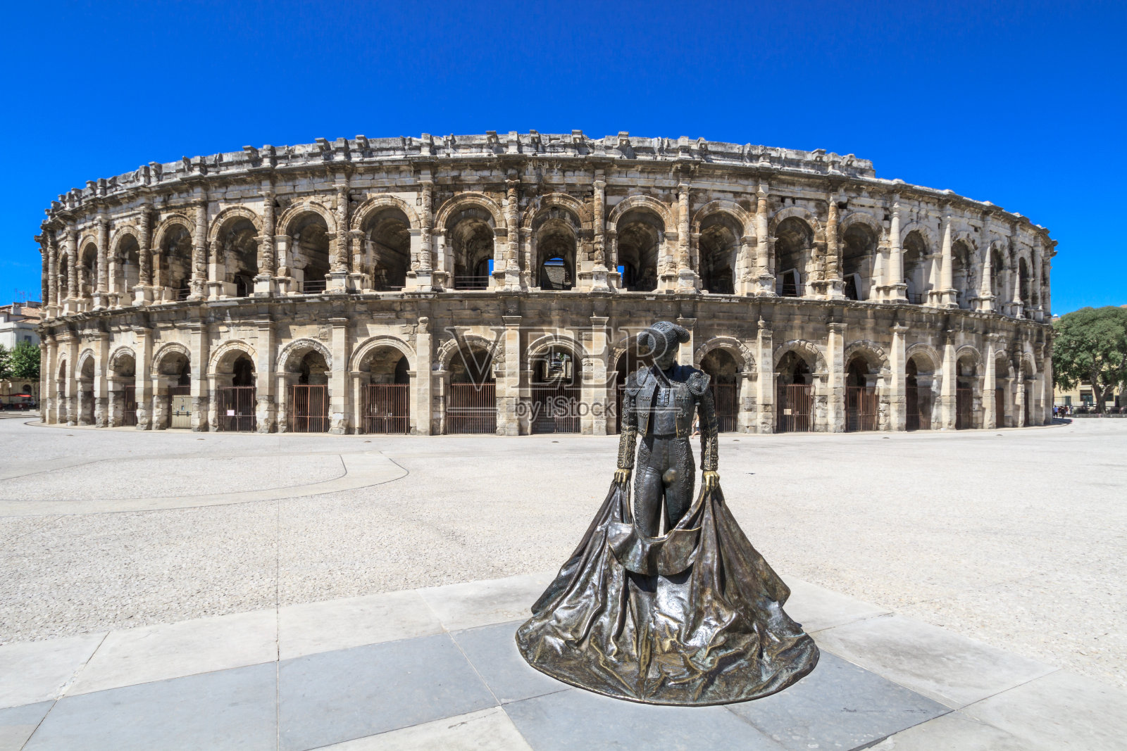 法国尼姆的罗马圆形剧场照片摄影图片