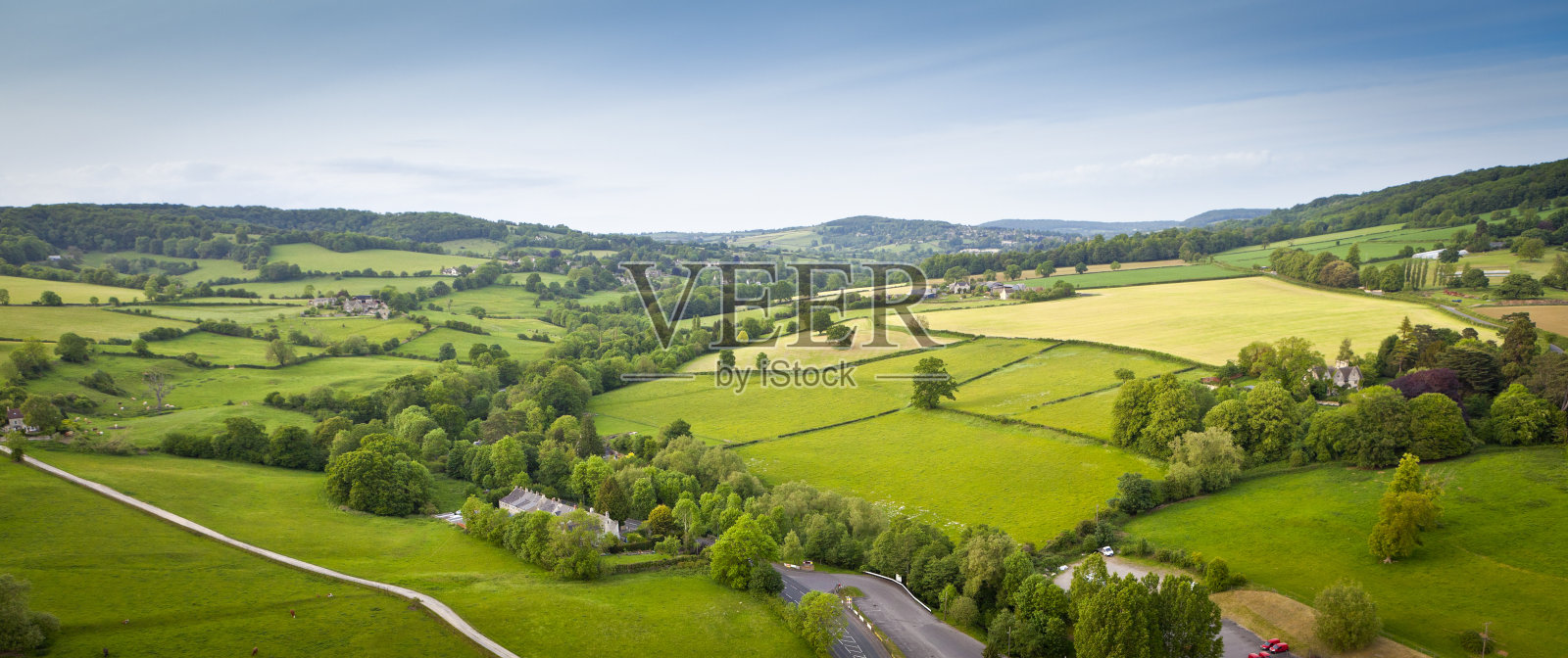 田园诗般的乡村，鸟瞰图，科茨沃尔德英国照片摄影图片