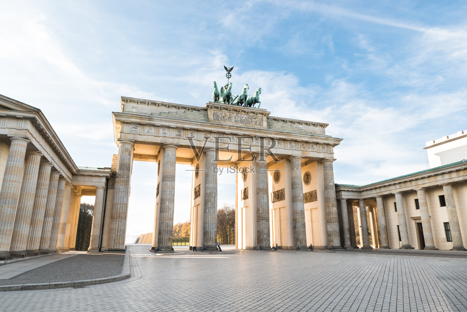 柏林的勃兰登堡门和庭院照片摄影图片