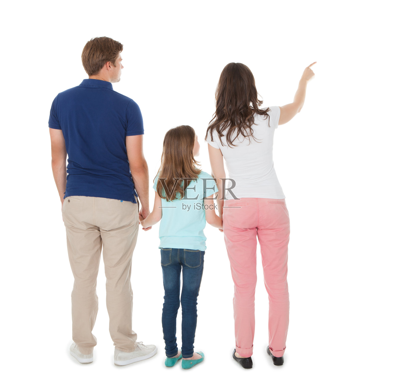 女人手牵着手向家人指东西照片摄影图片