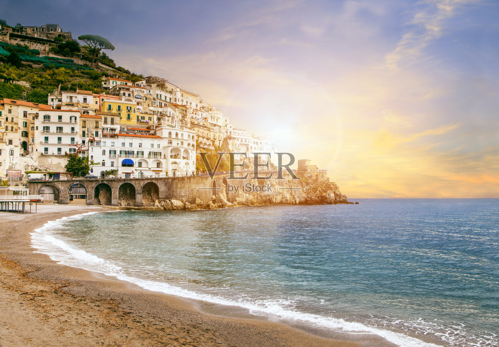 风景优美的阿马尔菲海岸，地中海，意大利南部，欧洲重要的旅游目的地照片摄影图片