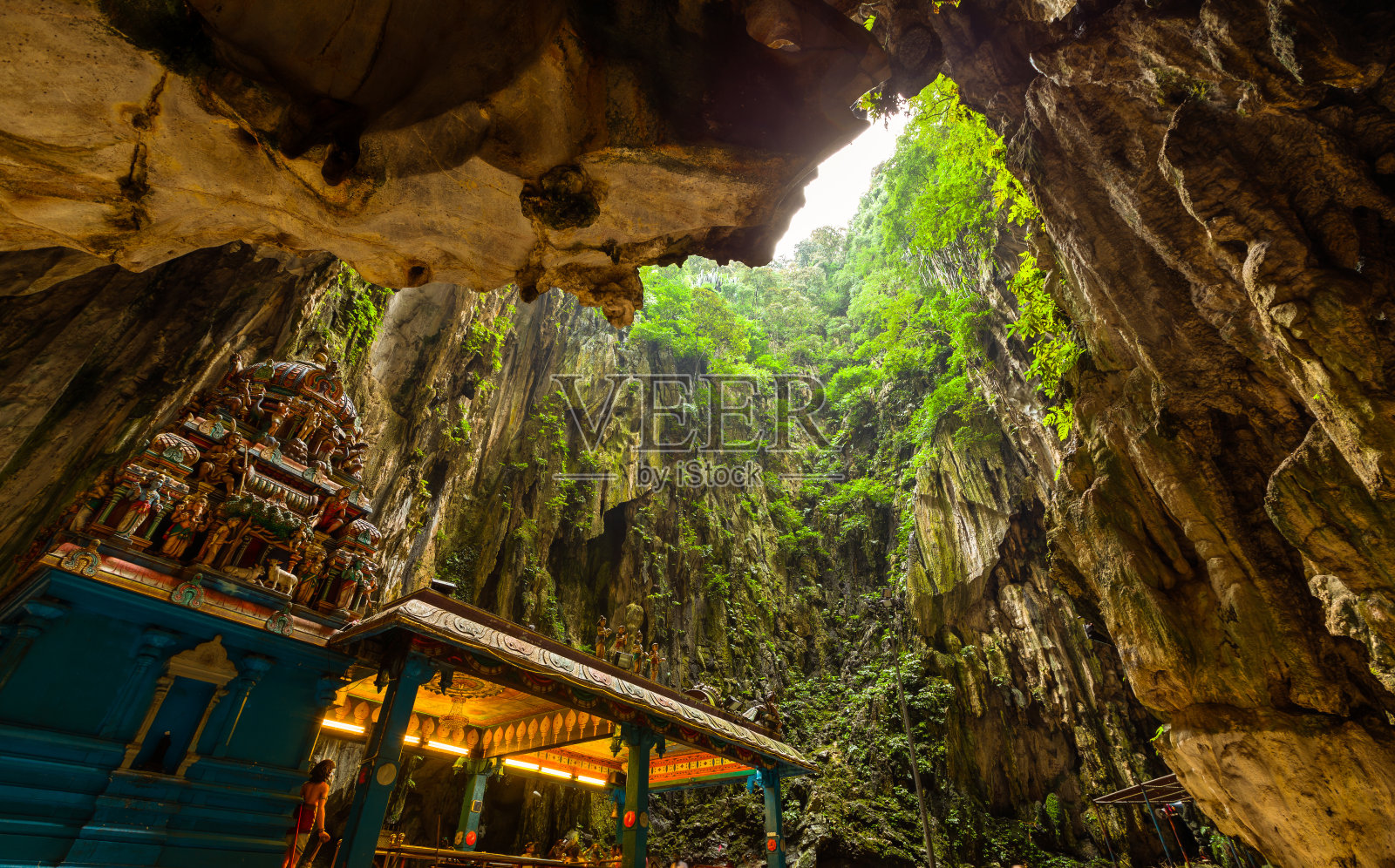 马来西亚的石头洞穴照片摄影图片
