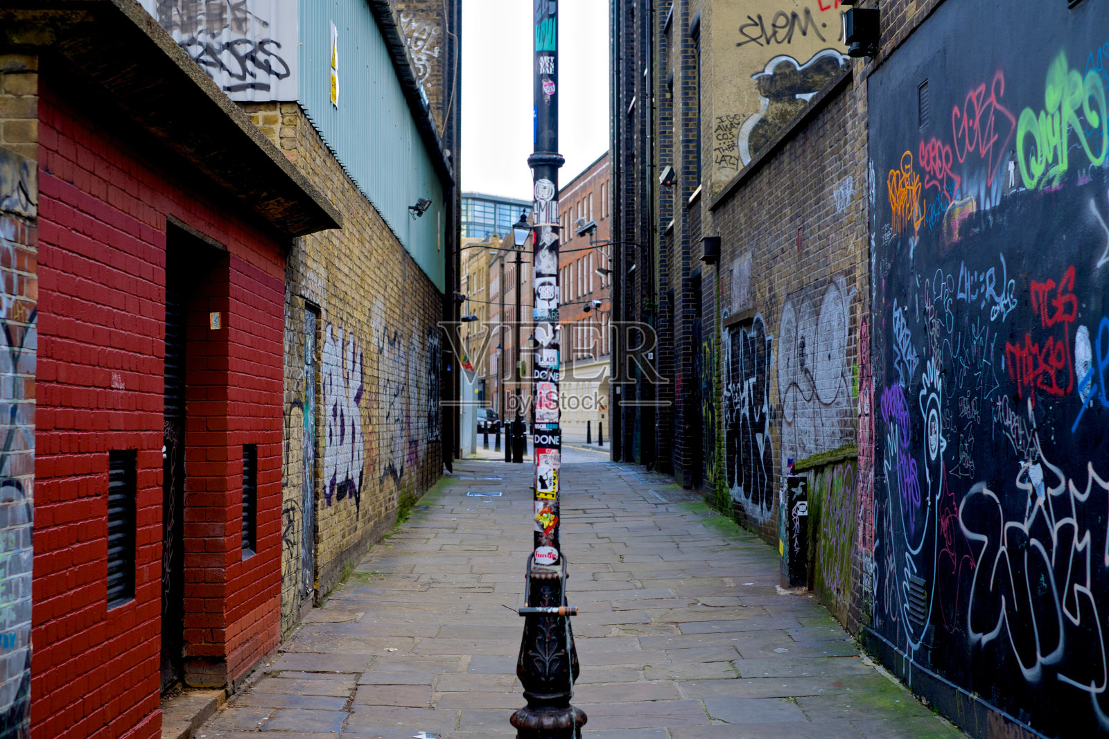 伦敦小巷覆盖着格拉菲蒂照片摄影图片