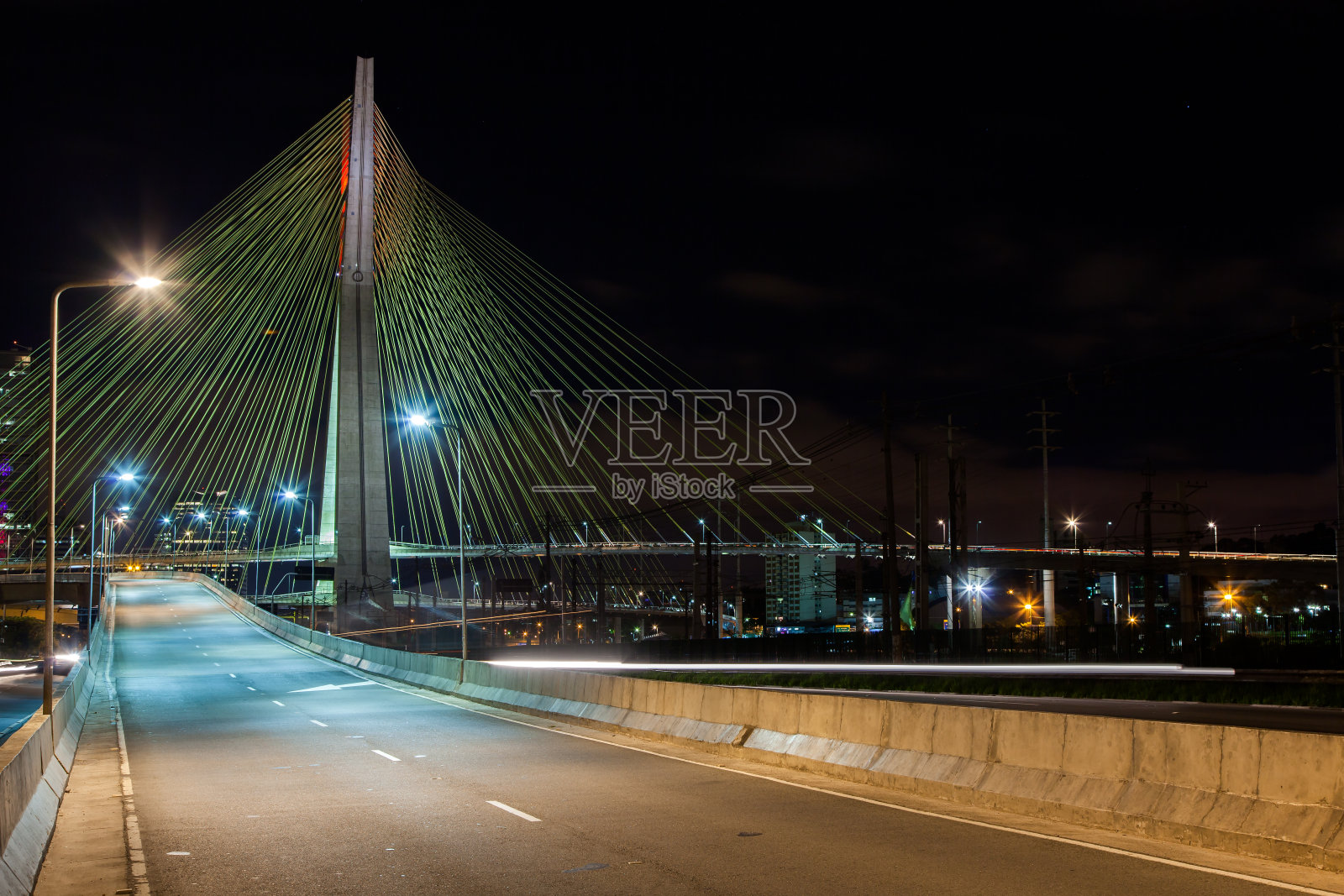 空旷的大道斜拉桥圣保罗晚上巴西照片摄影图片