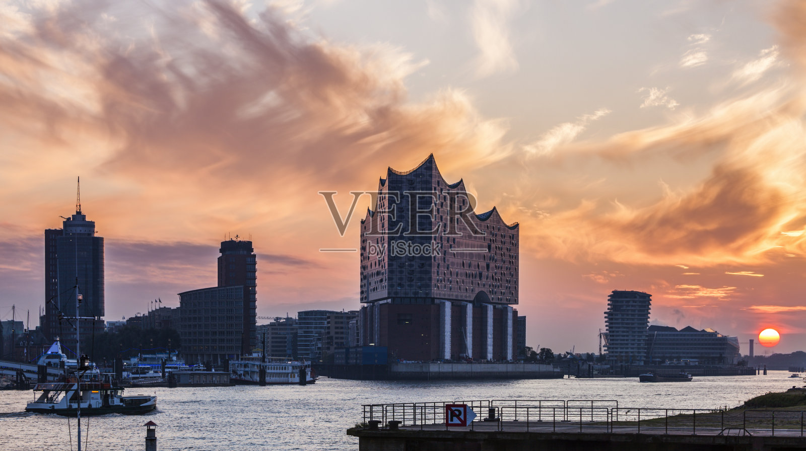 日出时的汉堡建筑照片摄影图片