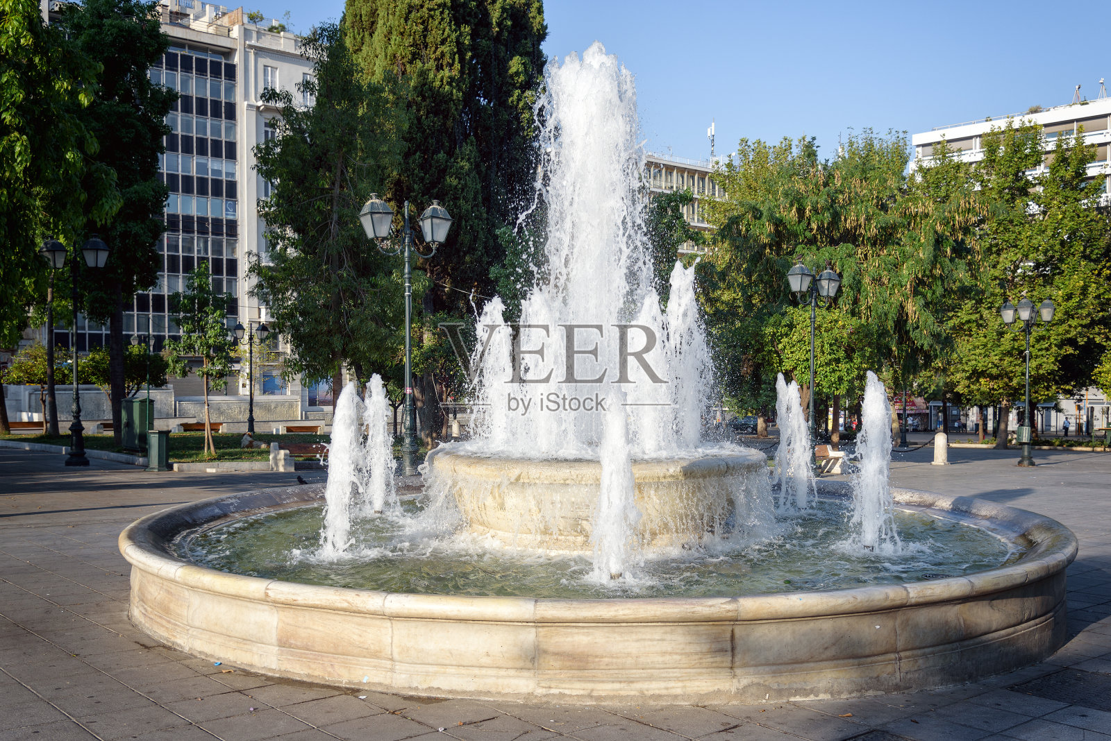 希腊议会前宪法广场的喷泉照片摄影图片