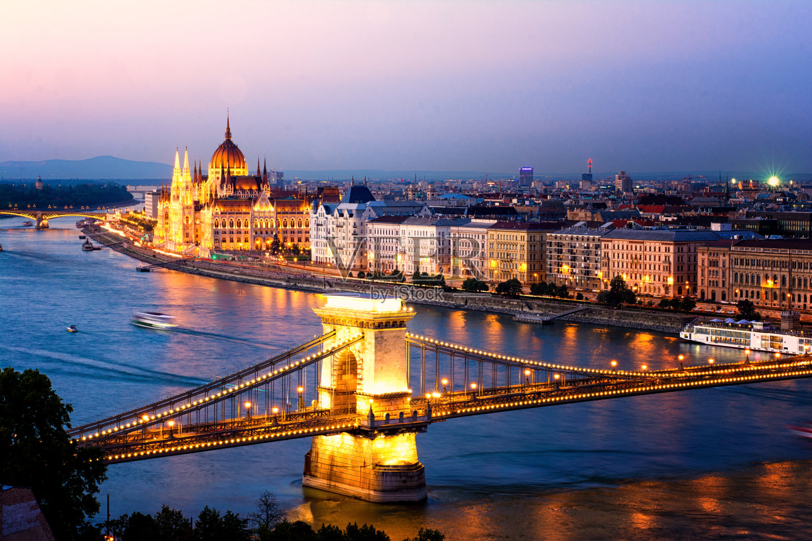 布达佩斯之光照片摄影图片