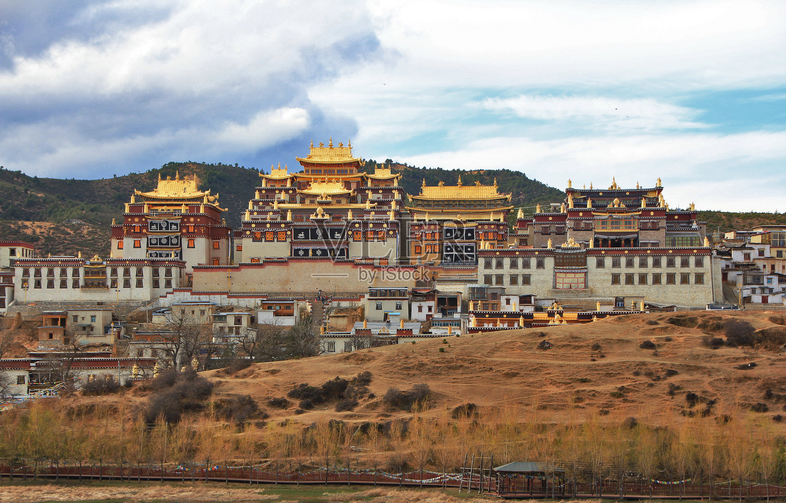 西藏寺院。香格里拉。中国照片摄影图片