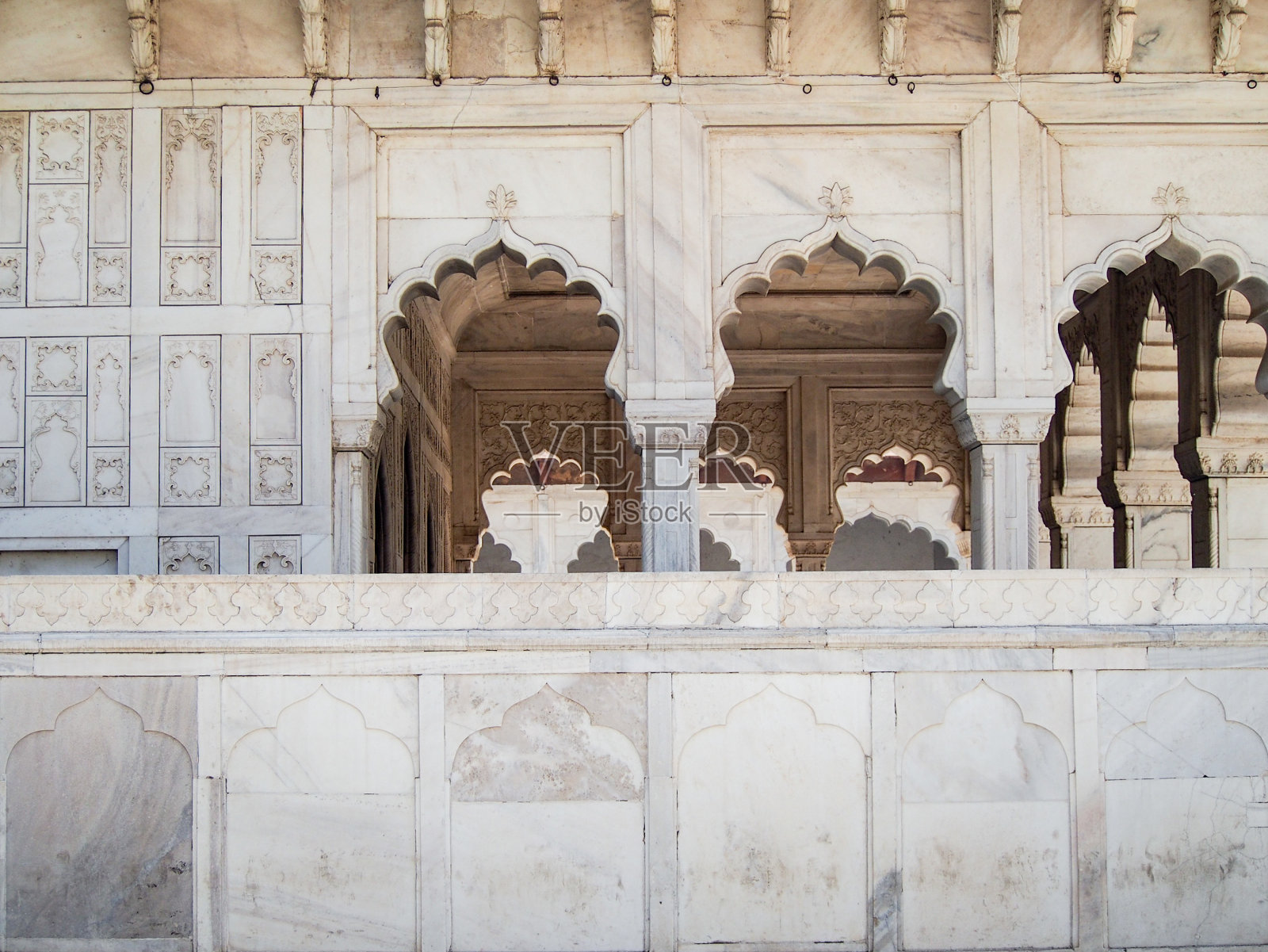 印度阿格拉堡的大理石雕刻门照片摄影图片