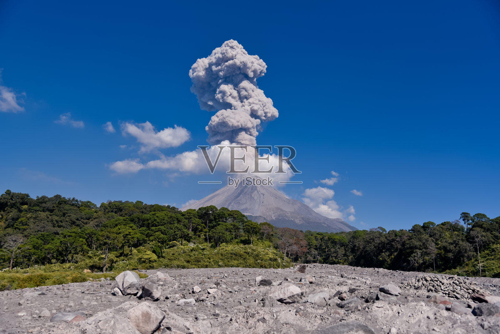 科利马火山。照片摄影图片
