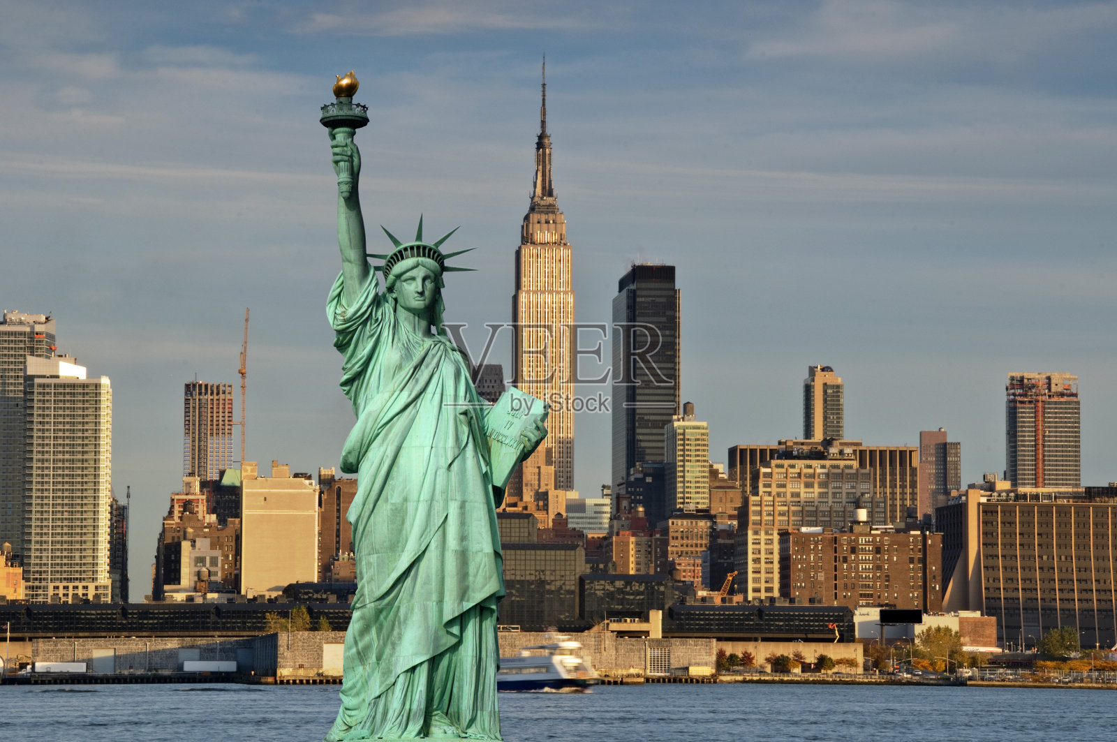 纽约帝国大厦和自由女神像照片摄影图片