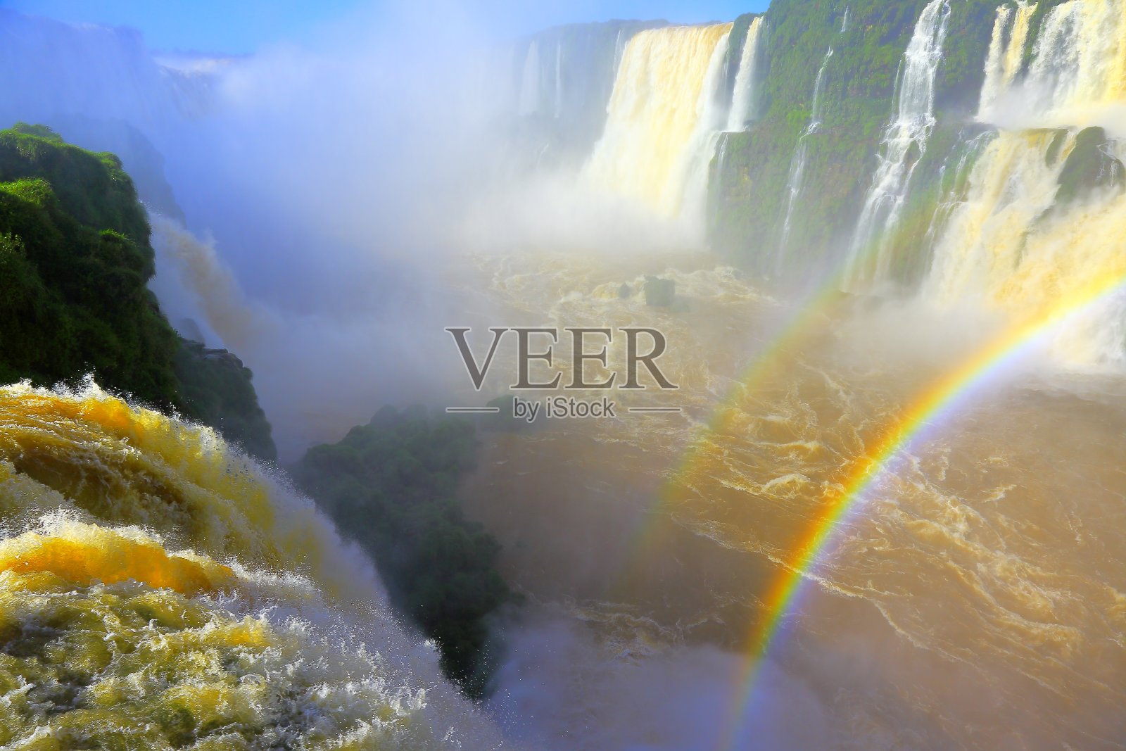 伊瓜苏瀑布，魔鬼的喉咙和彩虹，巴西/阿根廷热带雨林照片摄影图片