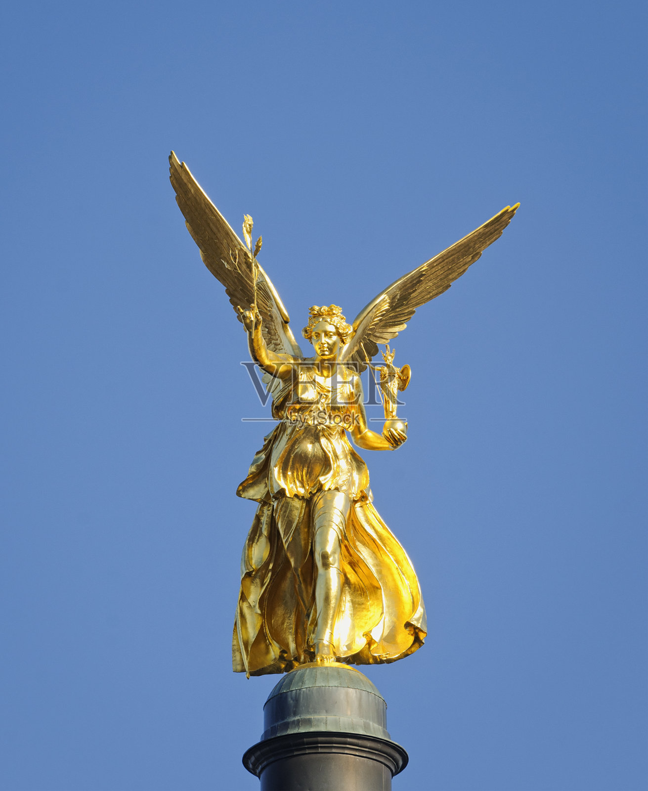慕尼黑金色佛登森格尔(和平天使)雕像照片摄影图片