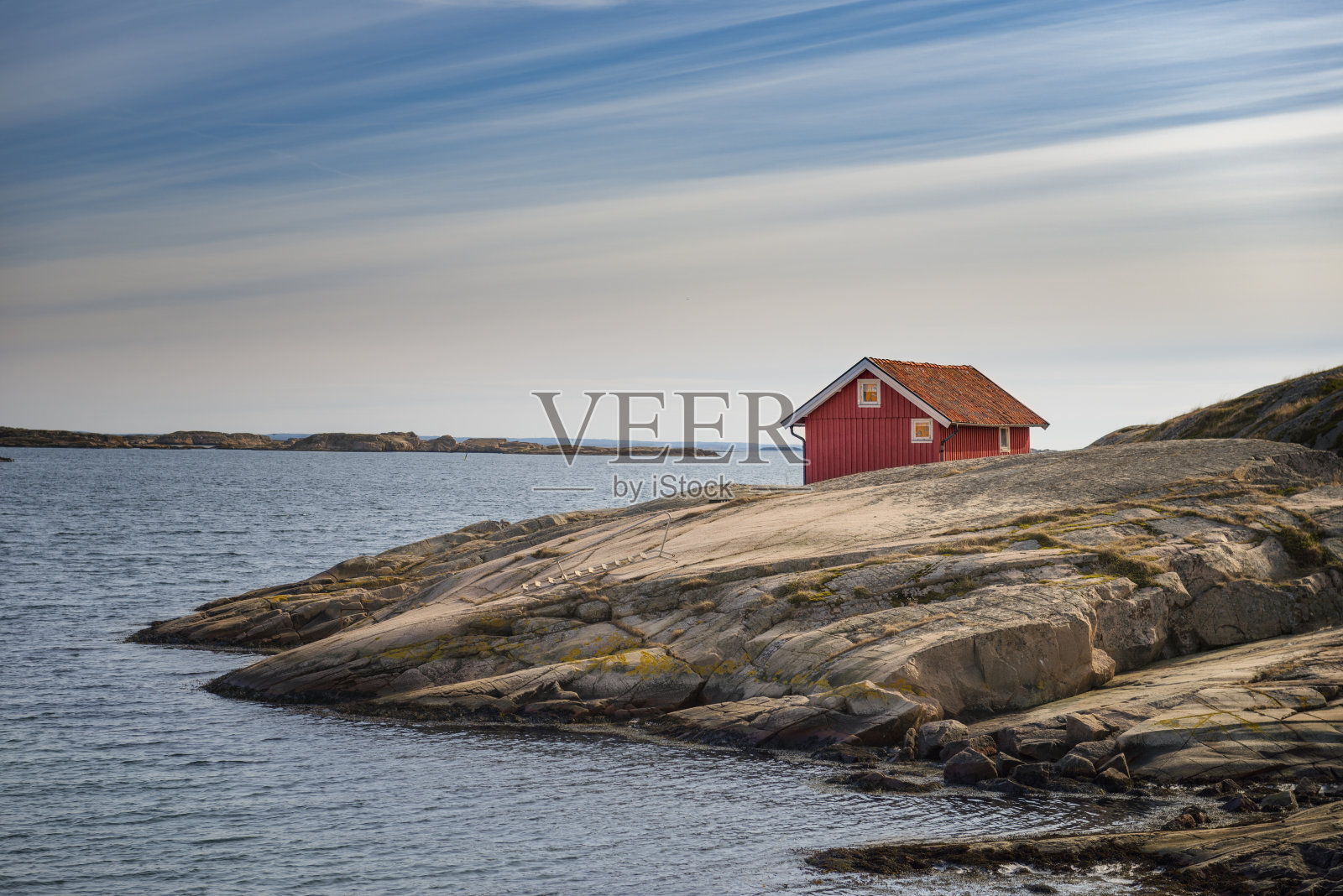 瑞典西海岸的孤独小屋照片摄影图片