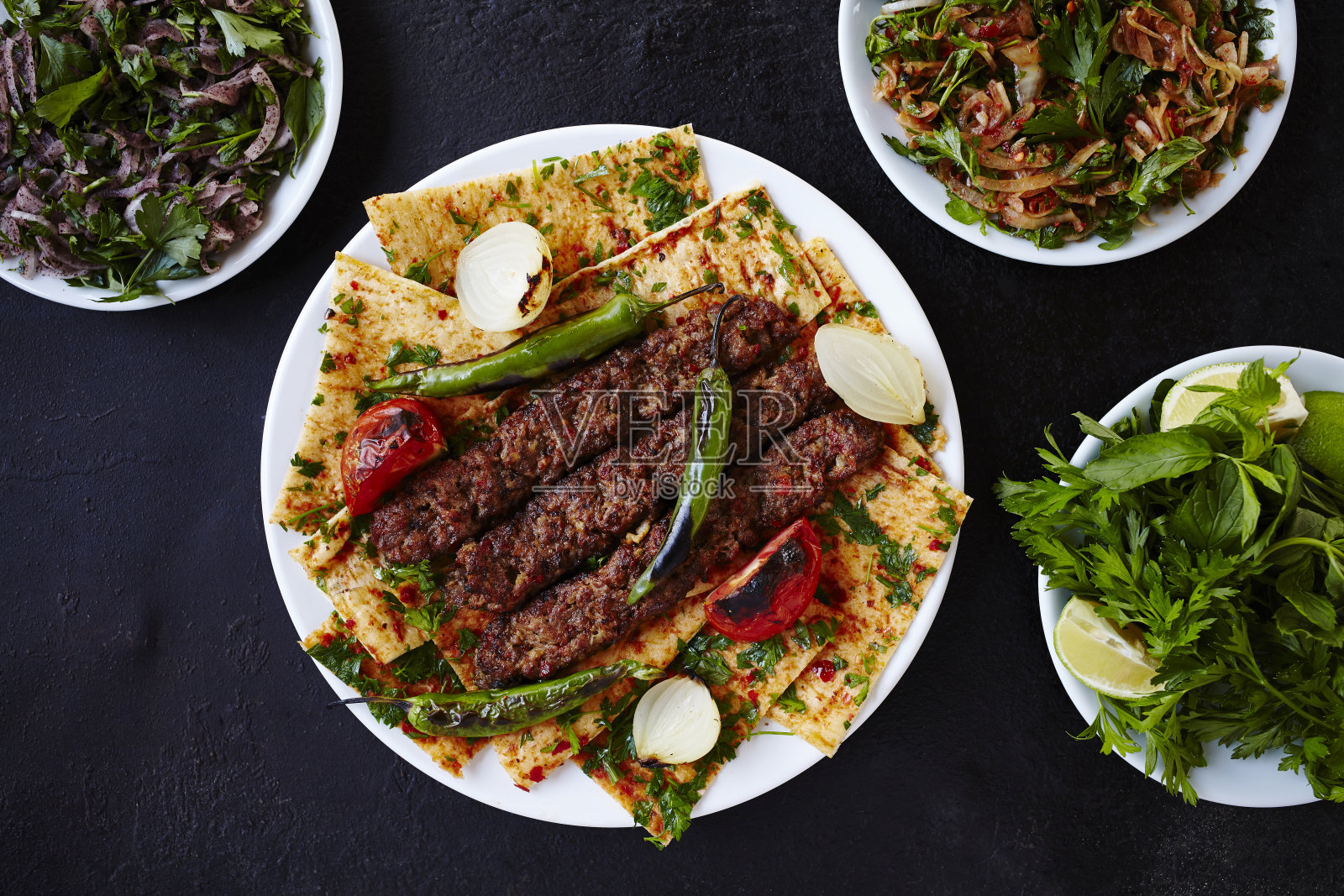 中东饮食文化-烤肉串照片摄影图片