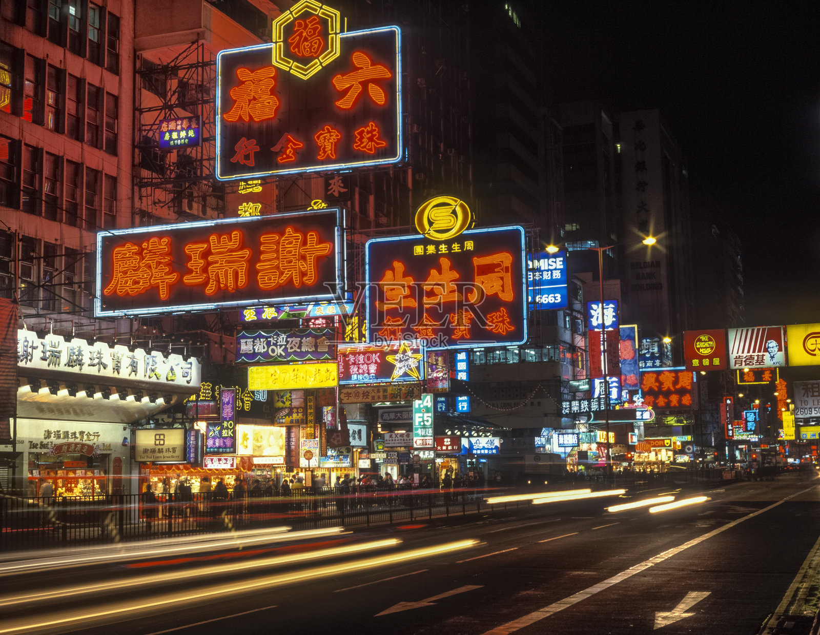 中国香港九龙弥敦道的霓虹灯。这张图片有GPS标记照片摄影图片