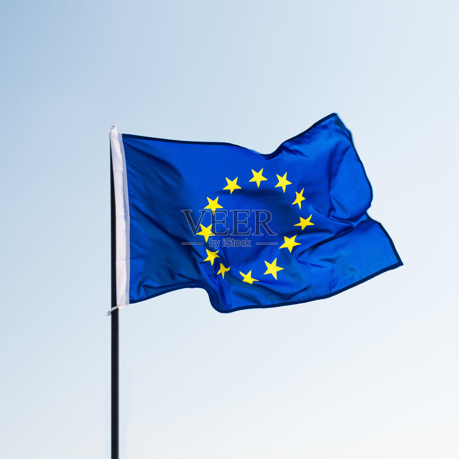 欧盟旗帜迎风飘扬照片摄影图片