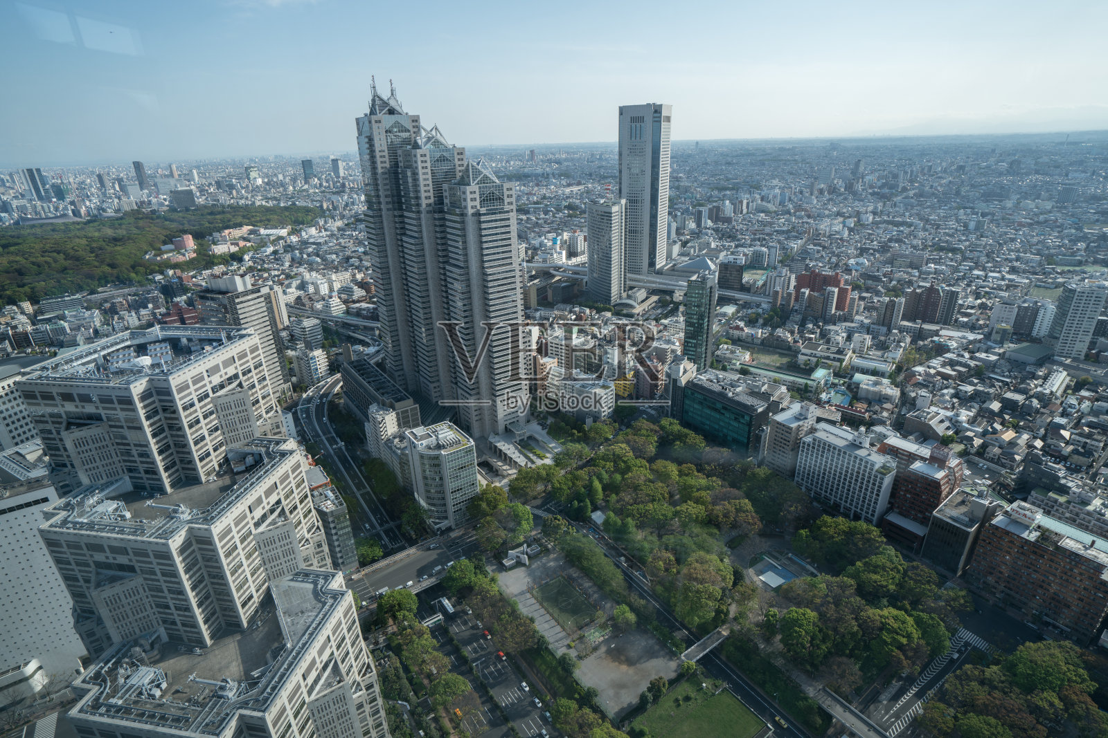高角度的东京塔对蓝天照片摄影图片