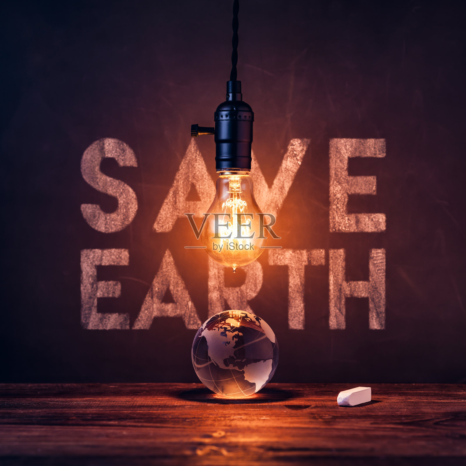 拯救地球-灯泡世界地球仪黑板古董垃圾照片摄影图片