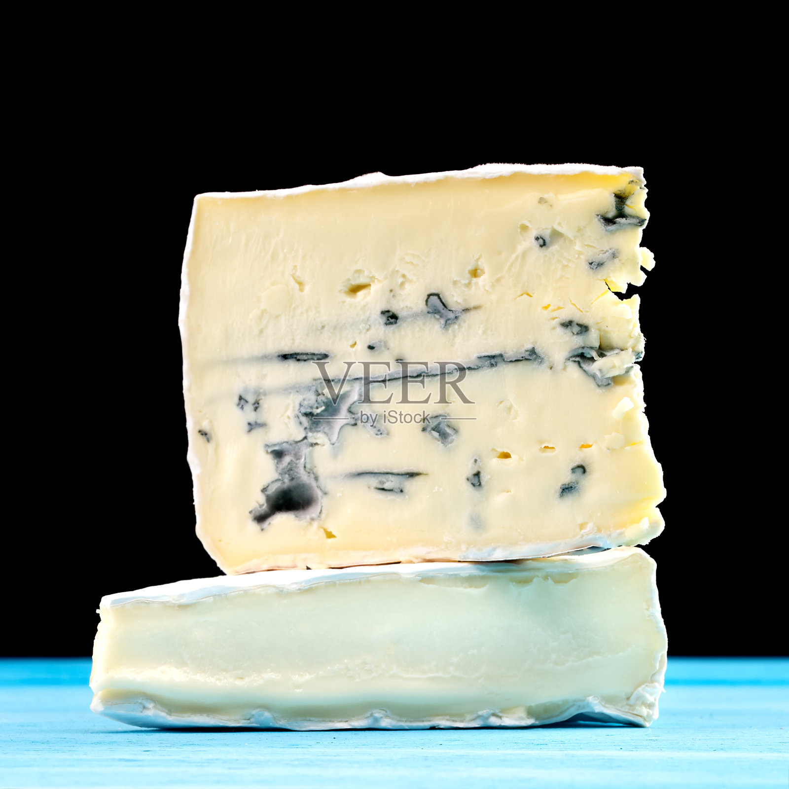 蒙塔尼奥罗仿大理石奶酪的横截面照片摄影图片