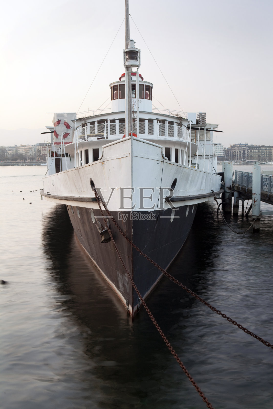 旧船船首照片摄影图片