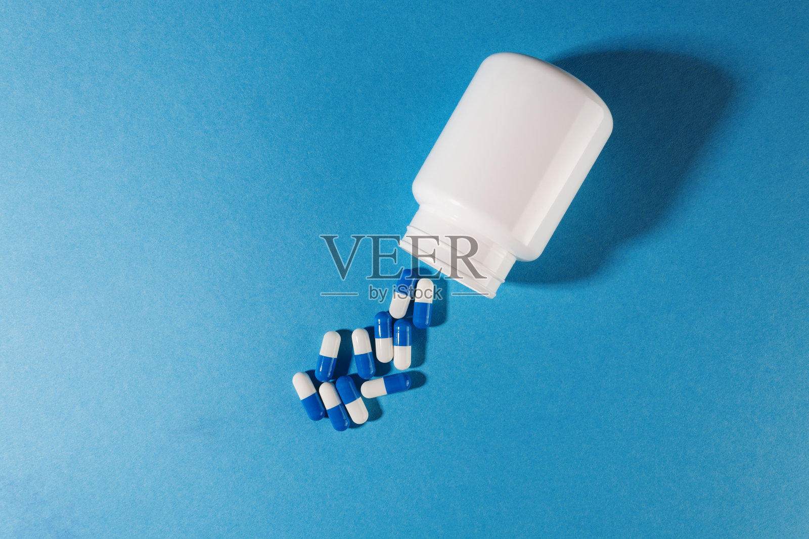 盘尼西林医用药丸，白色塑料瓶照片摄影图片