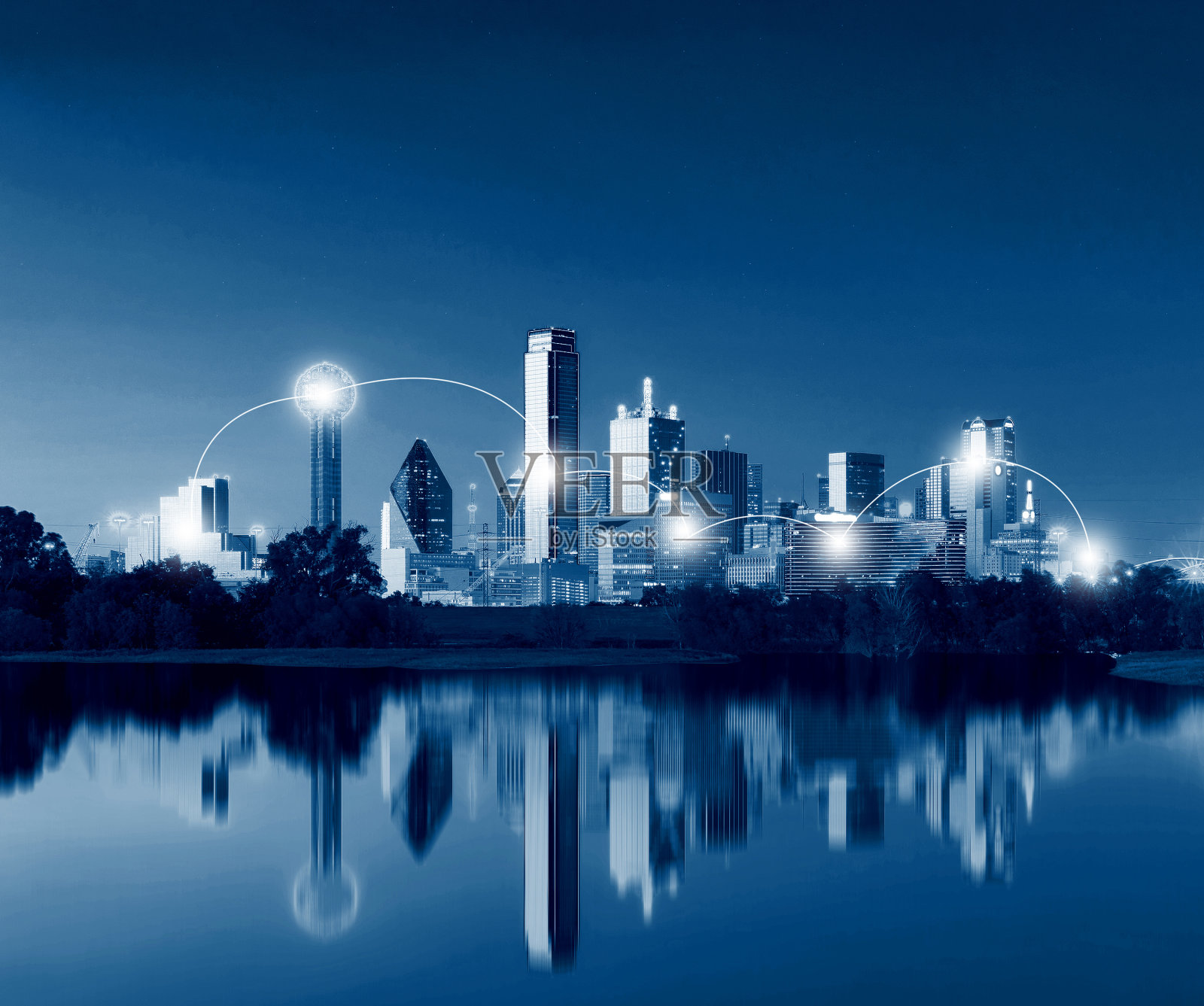 网络和连接技术概念的达拉斯天际线反射在黎明，市中心达拉斯，德克萨斯州，美国照片摄影图片