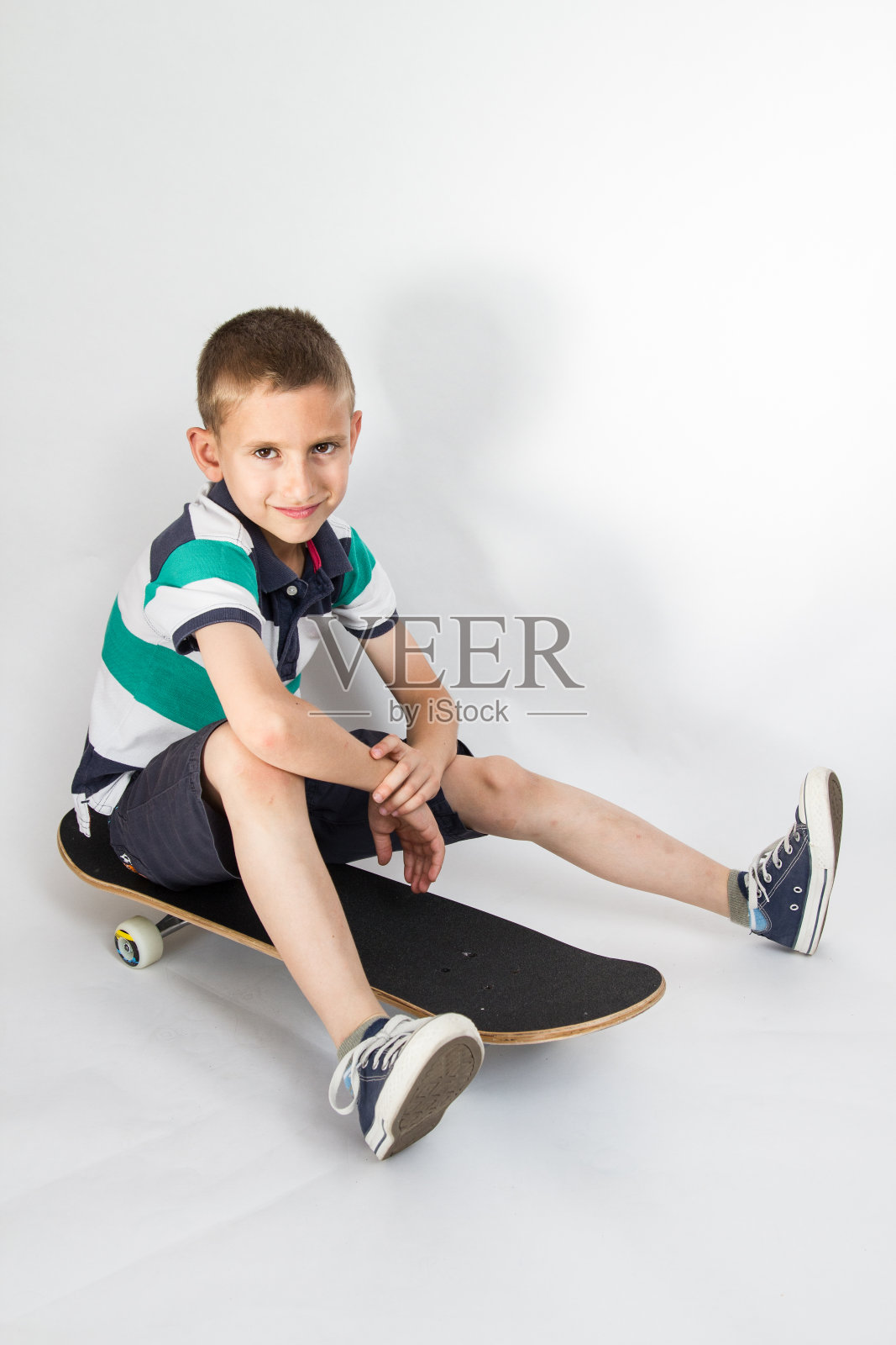 滑板男孩照片摄影图片