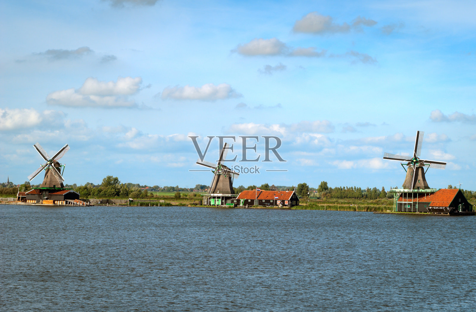 传统的荷兰风车。照片摄影图片