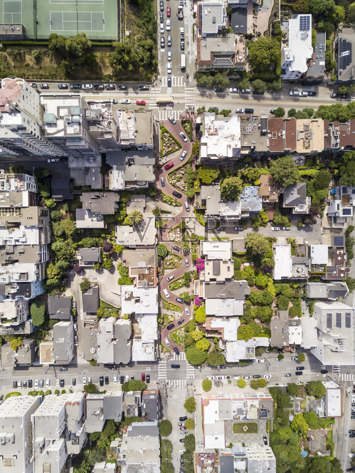 朗伯德街和旧金山的鸟瞰图照片摄影图片