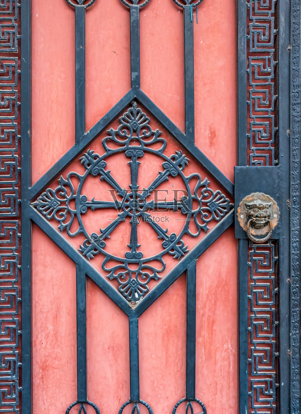东方设计的现代铁门，北京照片摄影图片