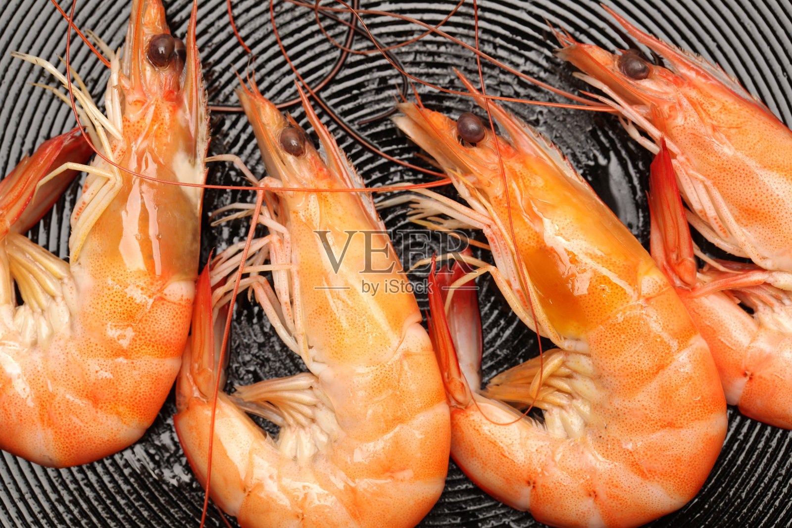 食物背景，煮熟的虾孤立在白色的背景照片摄影图片
