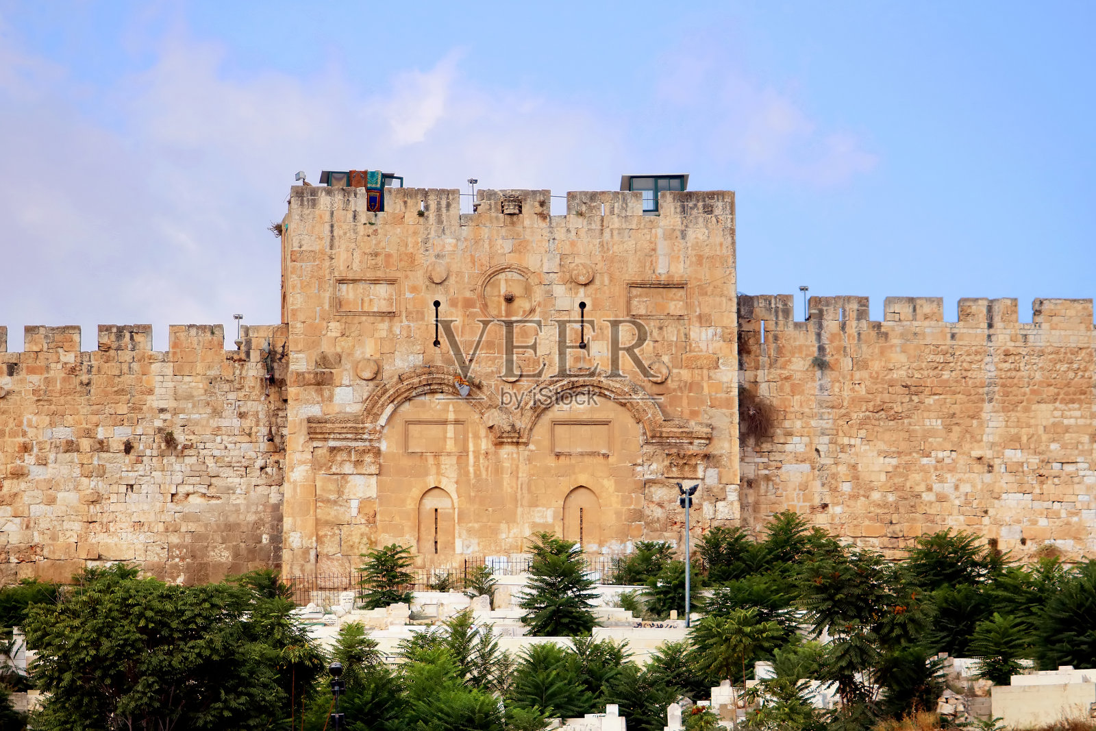 位于以色列耶路撒冷老城圣殿山东侧的金门或慈悲门照片摄影图片