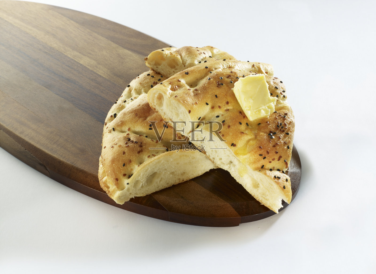 斋月皮塔饼，面包和黄油照片摄影图片