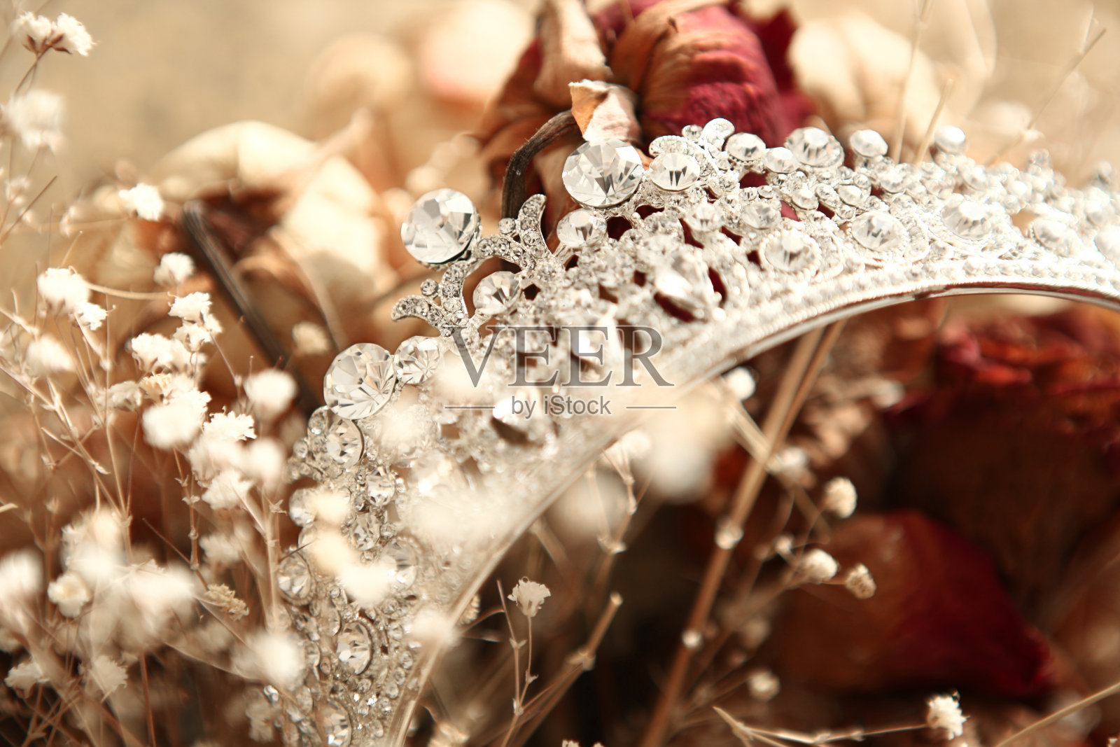 婚礼皇冠上的花背景照片摄影图片