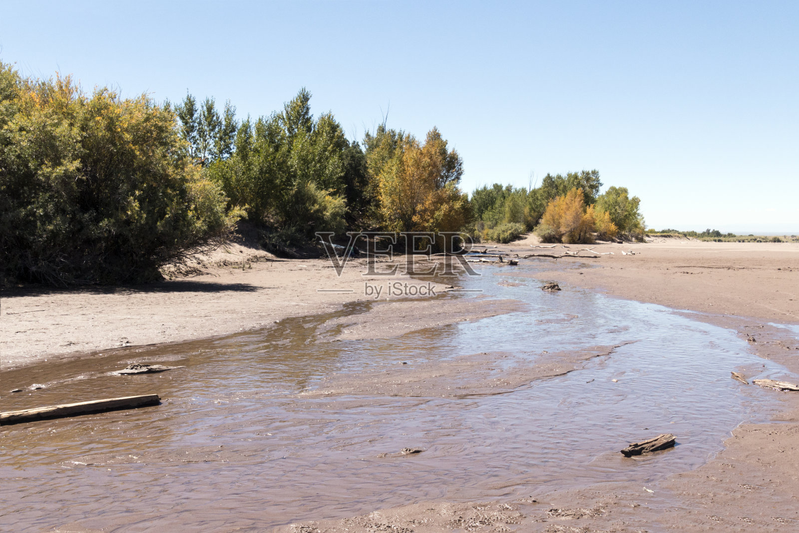 米达诺河干涸了照片摄影图片
