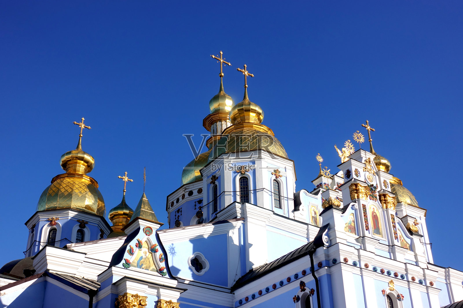 乌克兰基辅圣迈克尔大教堂的金色圆顶照片摄影图片