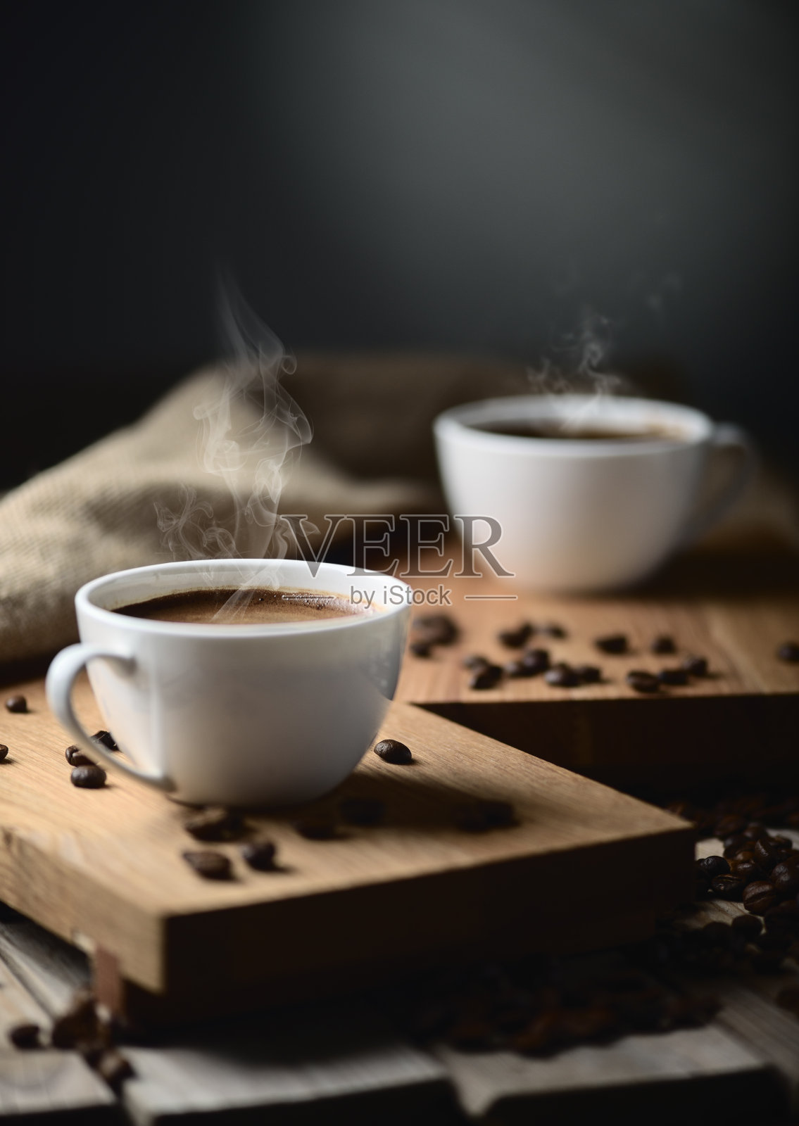 咖啡杯和咖啡豆照片摄影图片