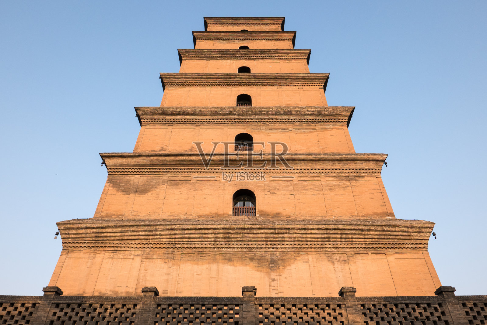 仰望大雁塔，中国西安照片摄影图片