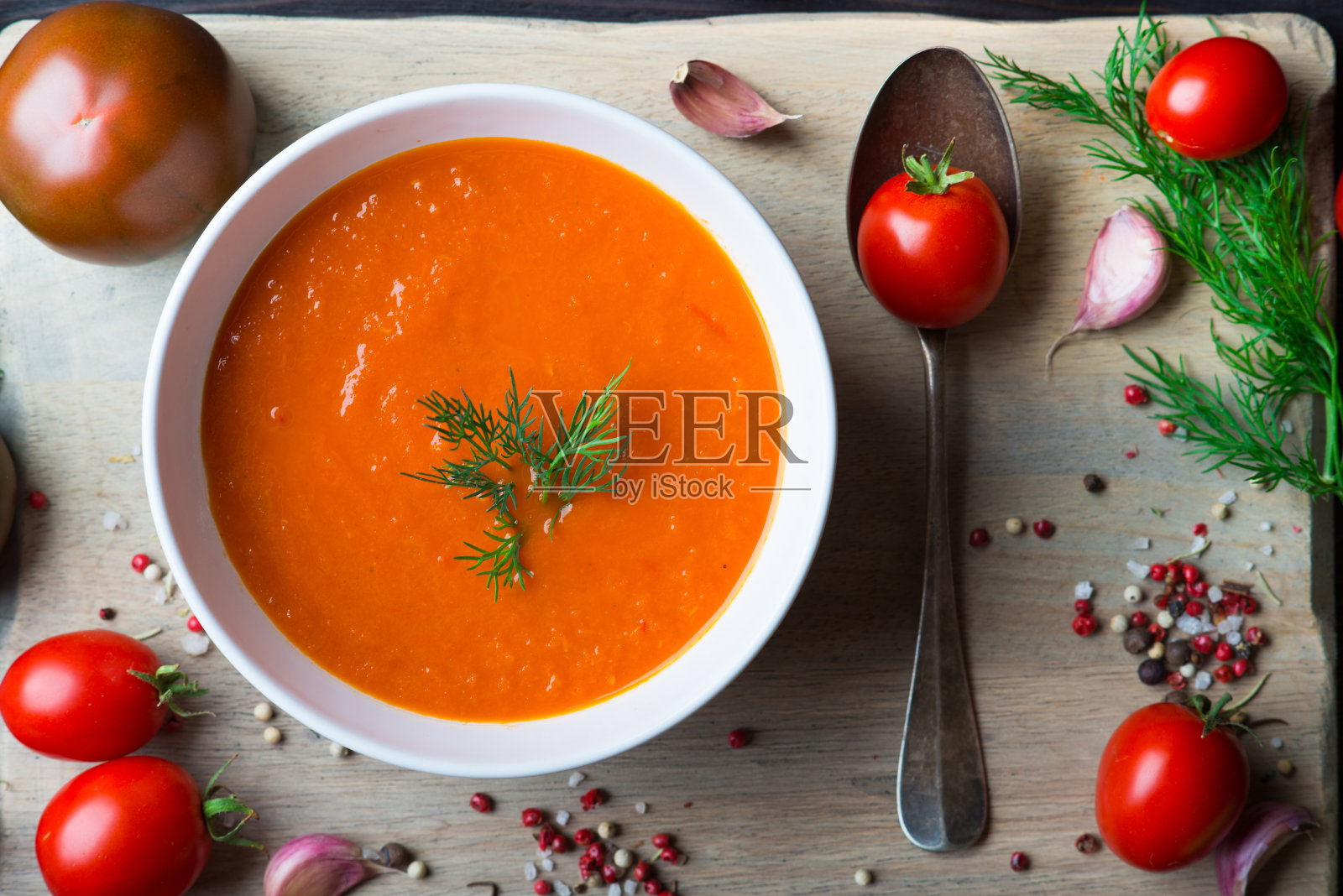 番茄汤西班牙凉菜汤照片摄影图片