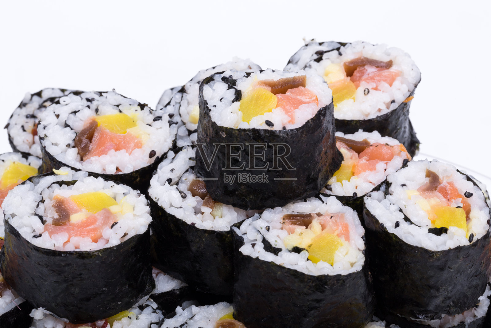 寿司新鲜的寿司卷孤立在白色的背景照片摄影图片