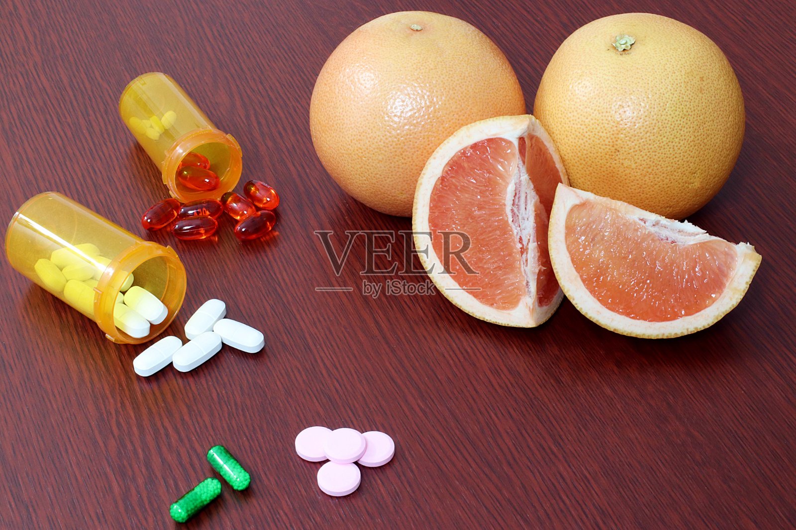 切片橙子和药物照片摄影图片